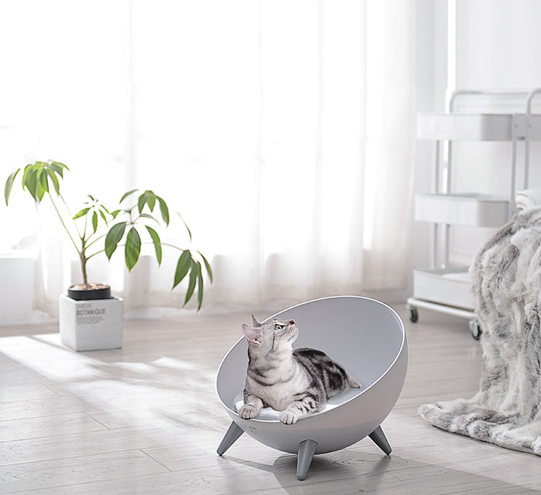 Half-Dome Pet Bed for Cats and Dogs - Seasonal Use
