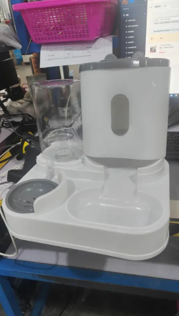 Automatic Pet Feeder and Water Dispenser Bowl – For Cats and Dogs